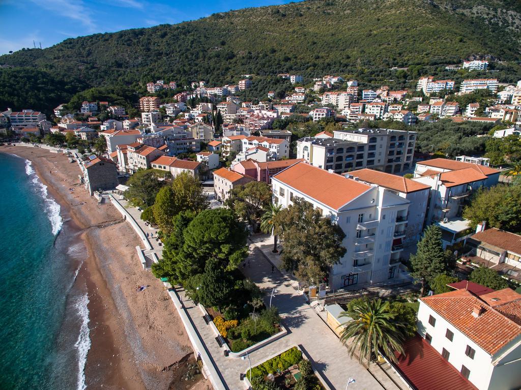 Luxbeachfront Petrovac Eksteriør billede